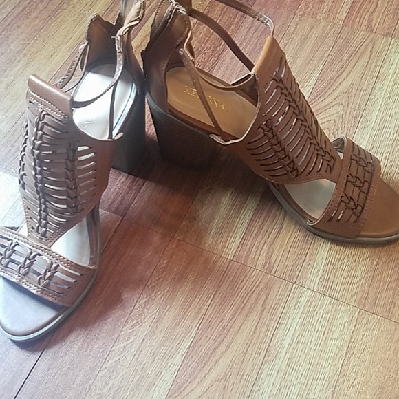 Merona heels - Picture 4 of 5